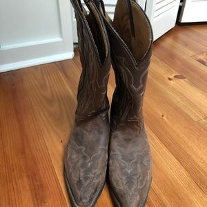 Women’s cowboy boots